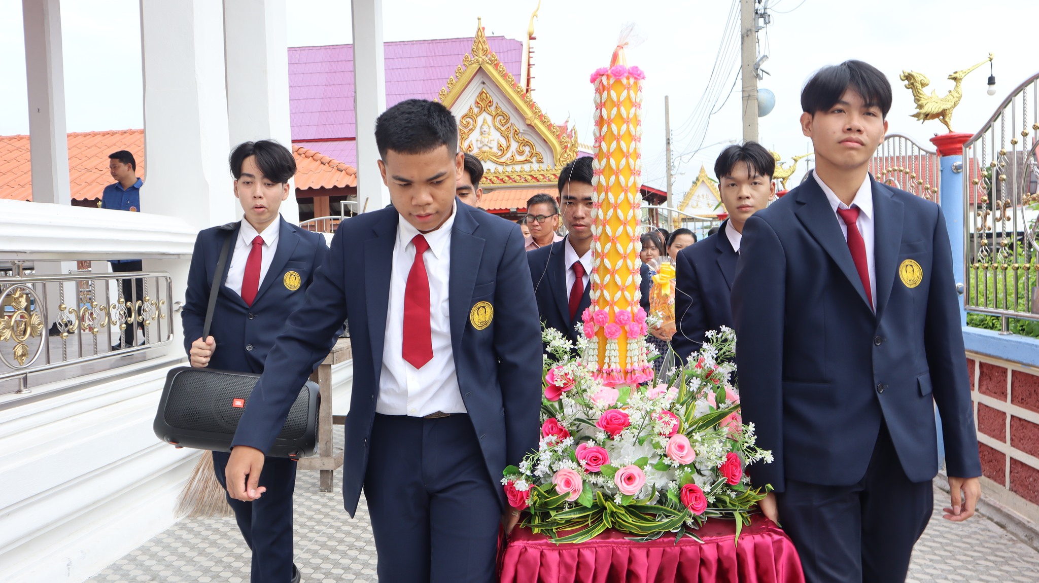 ถวายเทียนพรรษา ประจำปี 2568 เนื่องในวันอาสาฬหบูชาและวันเข้าพรรษา เพื่อเป็นพุทธบูชาและสืบสานวัฒนธรรมประเพณีทางพระพุทธศาสนา