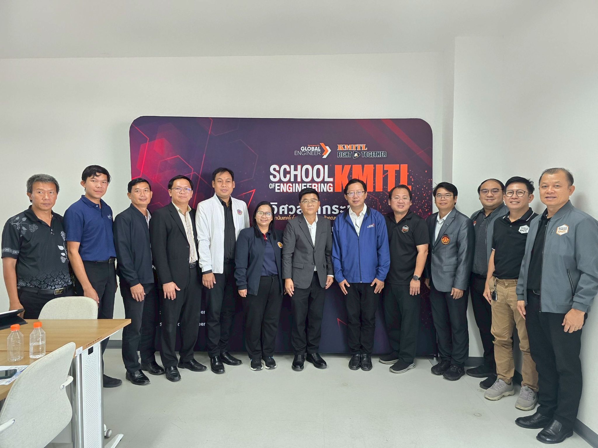 การประชุมหารือ เรื่องแนวทางการทำความร่วมมือทางวิชาการเพื่อจัดการเรียนการสอน “หลักสูตรเตรียมวิศวกรรมศาสตร์” ร่วมกับคณะวิศวกรรมศาสตร์ สถาบันเทคโนโลยีพระจอมเกล้าเจ้าคุณทหารลาดกระบัง กรุงเทพ