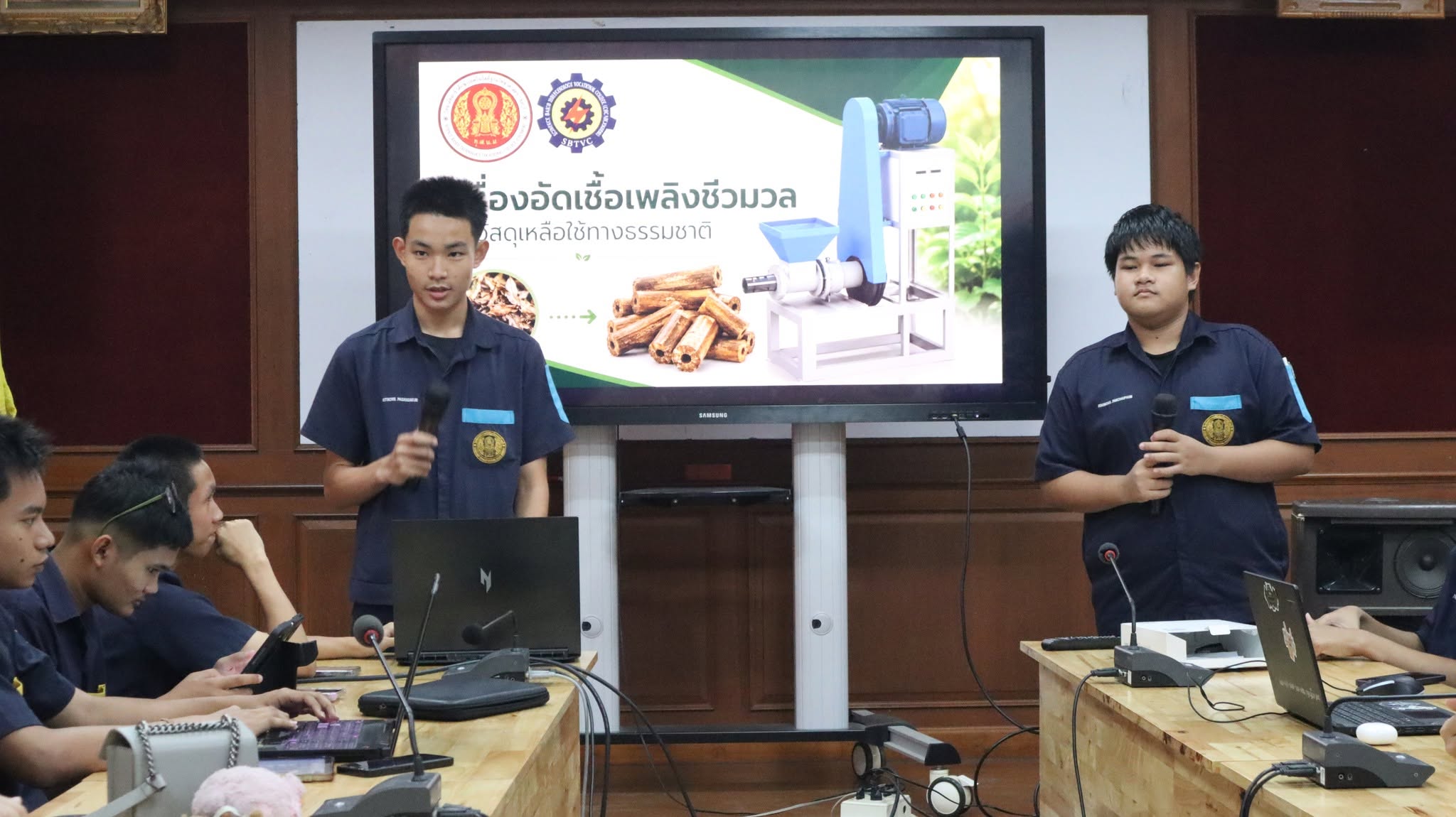 การนำเสนอโปรเจคของนักเรียนฐานวิทยาศาสตร์ ปวช. ชั้นปีที่ 2 ทุกแผนกวิชา
